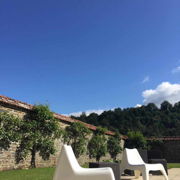 Le Manoir De Benedicte B&B Cahan Екстериор снимка