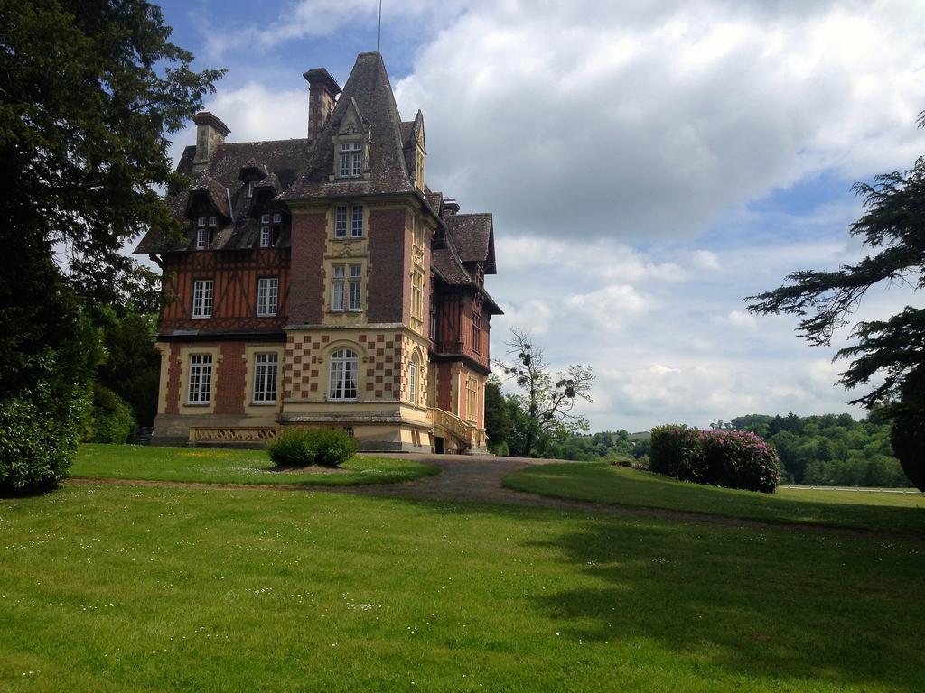 Le Manoir De Benedicte B&B Cahan Екстериор снимка